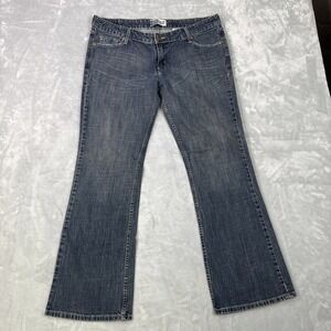 Levis Signature Jeans Junior size 17 Bootcut Low Rise Denim Stretch